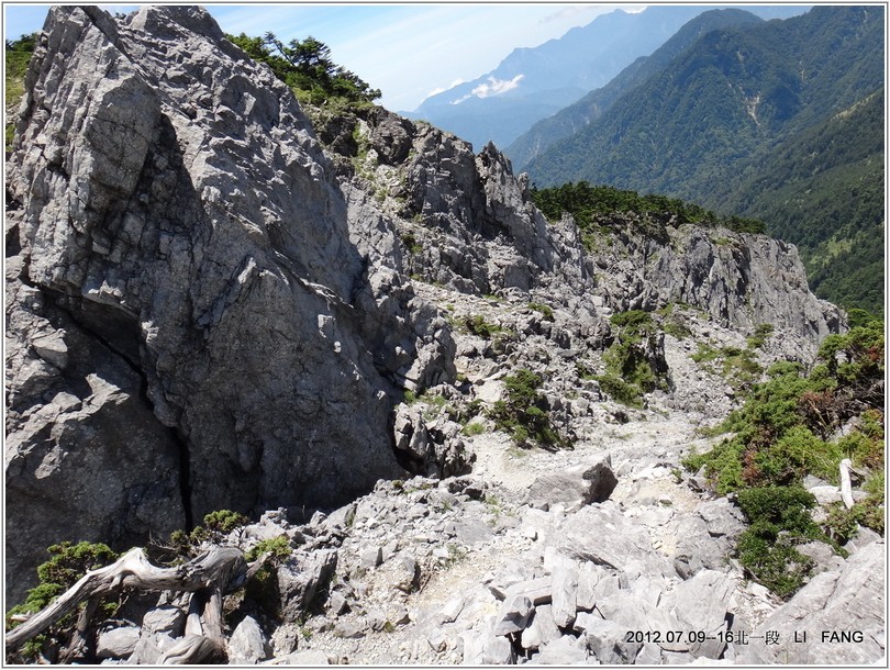 2012-07-13 11-43-15巴巴山回南峰途中.JPG